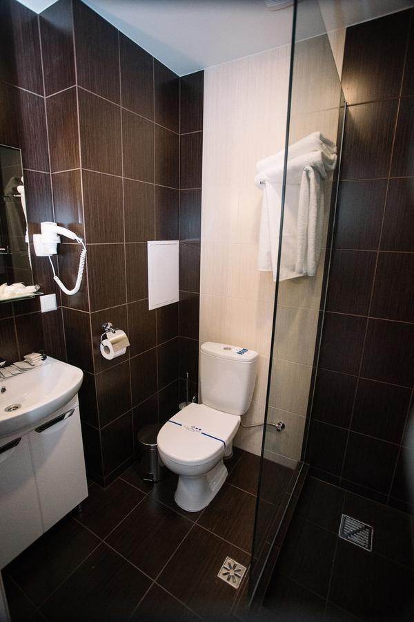 Praha Park Hotel Uzhhorod Exterior foto